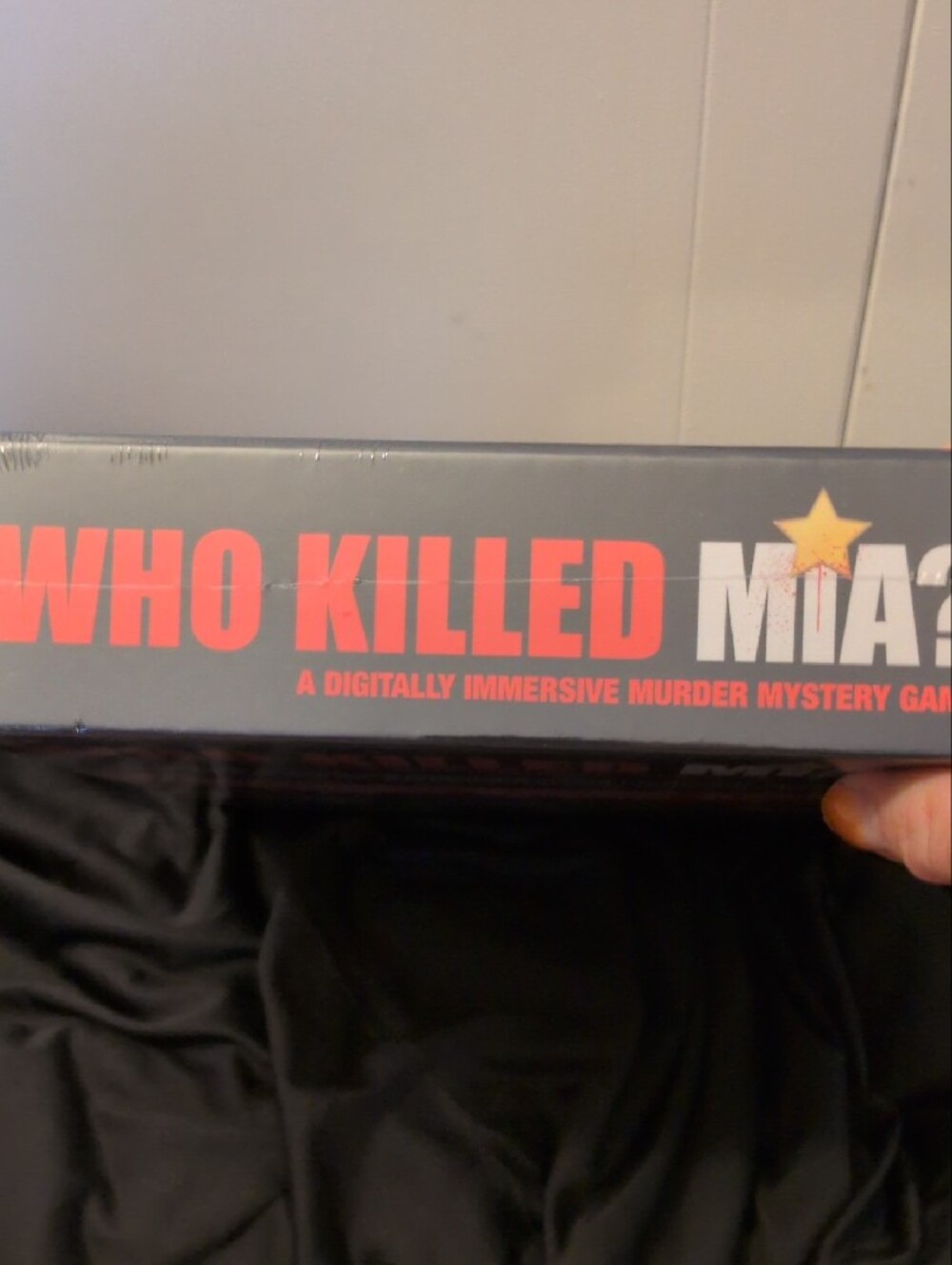 Who Killed Mia? Murder Mystery Game - Pink - Picture 7 of 8